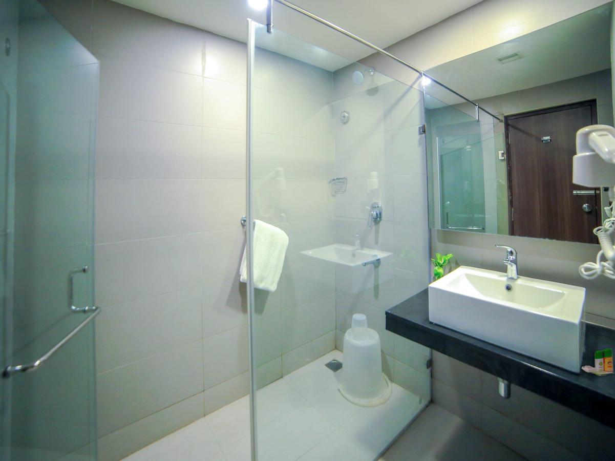 Oyo 6472 Hotel Metropolitan Mohammadnagar Extérieur photo